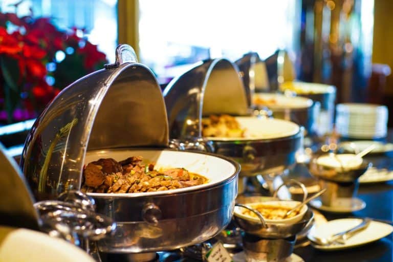 A-hotels-buffet-style-type-of-catering-service