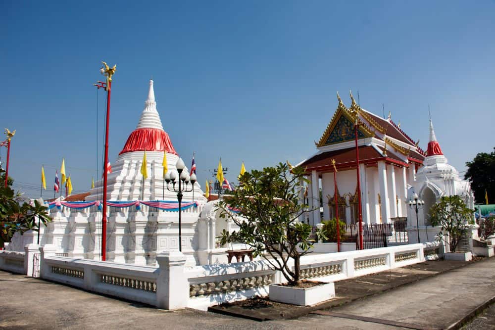 วัดปรมัยยิกาวาส ที่เที่ยวท่าน้ำนนท์ที่นักท่องเที่ยวห้ามพลาด